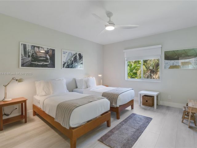 Дом в аренду по адресу 819 Hollywood Blvd - фото 5934096