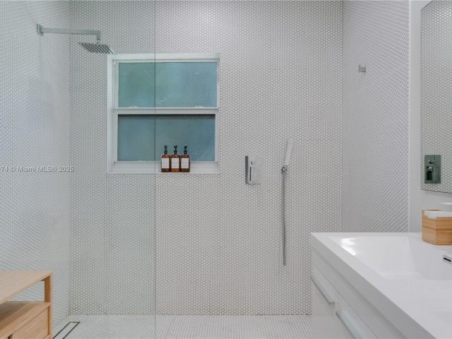 Дом в аренду по адресу 819 Hollywood Blvd - фото 5934097