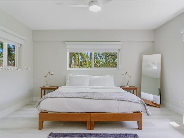 Дом в аренду по адресу 819 Hollywood Blvd - фото 5934099