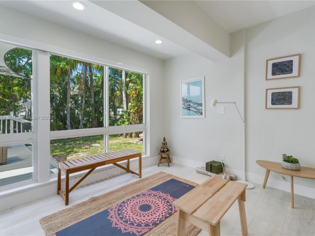 Дом в аренду по адресу 819 Hollywood Blvd - фото 5934107