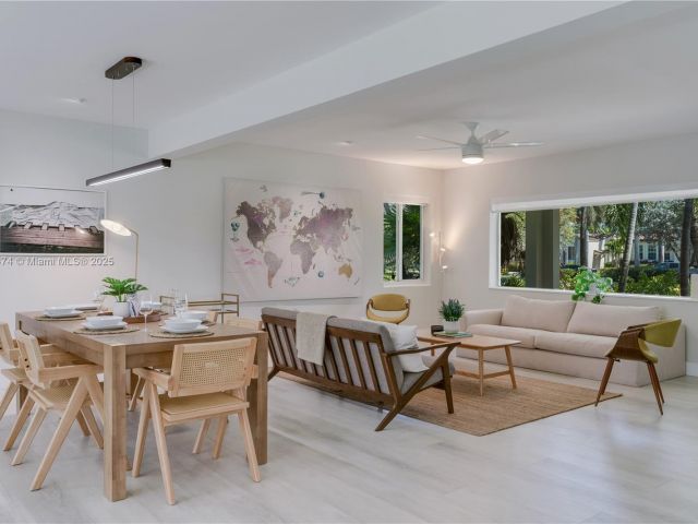 Дом в аренду по адресу 819 Hollywood Blvd - фото 5934112