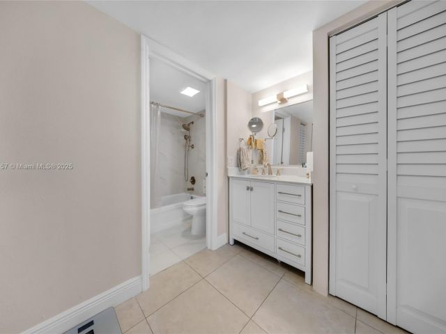 Продажа квартиры #1403 - фото 6232149