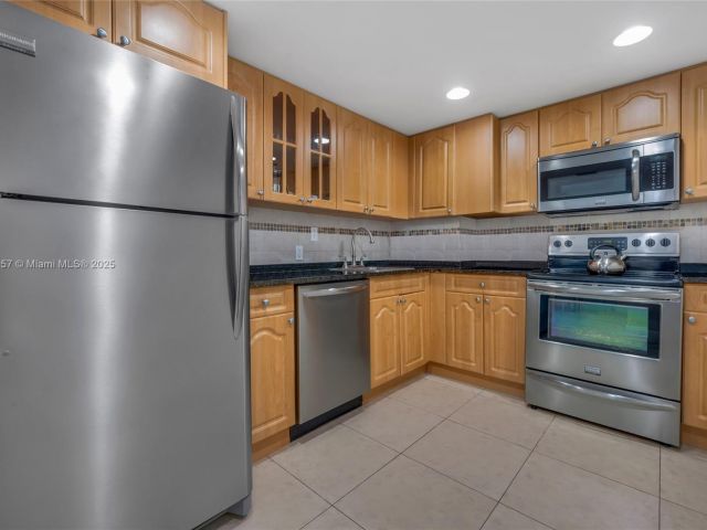 Продажа квартиры #1403 - фото 6232154