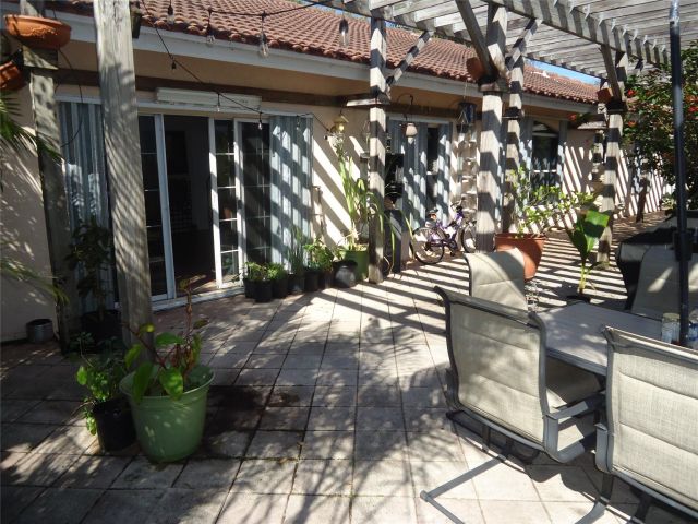 Продажа дома по адресу 3542 Sahara Springs - фото 5980452