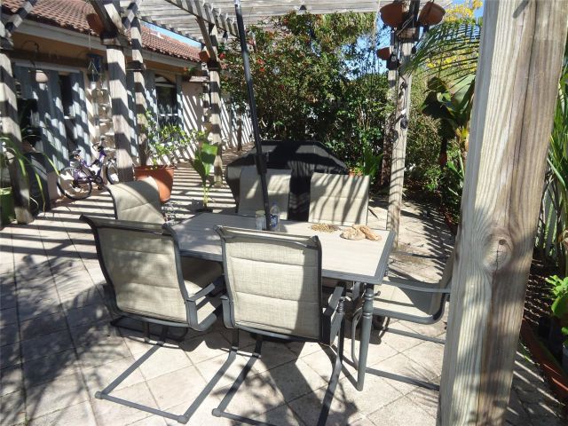 Продажа дома по адресу 3542 Sahara Springs - фото 5980453