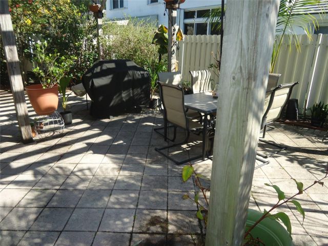 Продажа дома по адресу 3542 Sahara Springs - фото 5980455