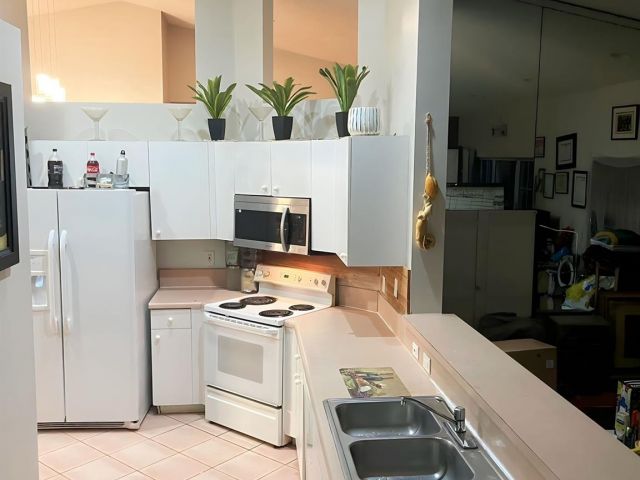 Продажа дома по адресу 3542 Sahara Springs - фото 5980459