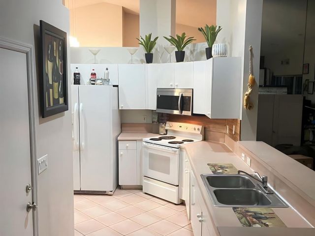 Продажа дома по адресу 3542 Sahara Springs - фото 5980464