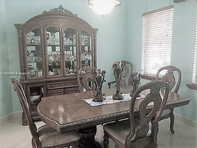 Продажа дома по адресу 4854 NW 110th Pl - фото 6011110