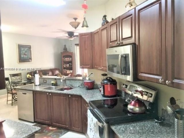 Продажа дома по адресу 4854 NW 110th Pl - фото 6011111