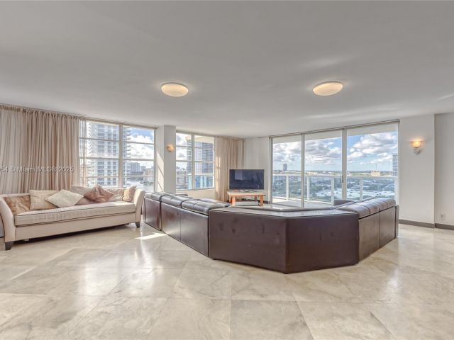 Продажа квартиры #1606 - фото 5986282