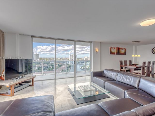 Продажа квартиры #1606 - фото 5986285