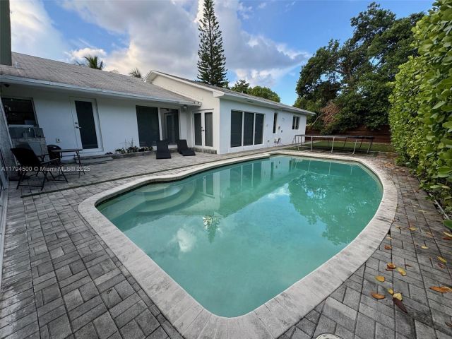 Продажа дома по адресу 1846 NE 211th Ln - фото 5963279