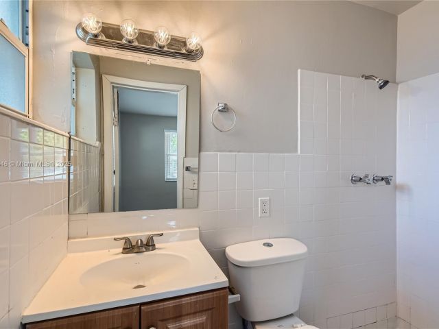 Продажа дома по адресу 6437 Custer St - фото 5950567