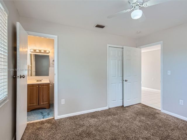 Продажа дома по адресу 6437 Custer St - фото 5950568