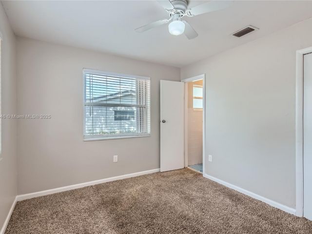 Продажа дома по адресу 6437 Custer St - фото 5950569