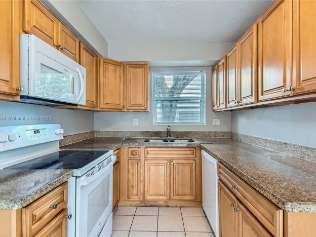 Продажа дома по адресу 6437 Custer St - фото 5950571