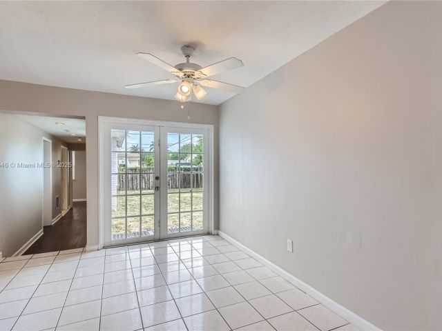 Продажа дома по адресу 6437 Custer St - фото 5950573