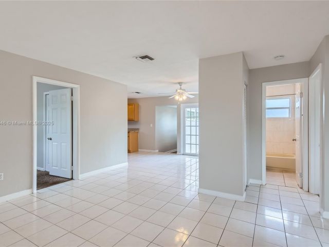 Продажа дома по адресу 6437 Custer St - фото 5950574