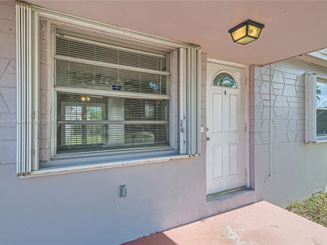 Продажа дома по адресу 6437 Custer St - фото 5950576