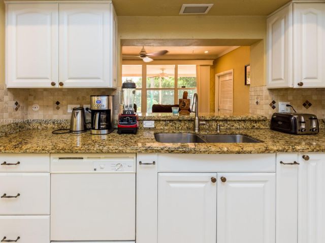 Дом в аренду по адресу 5524 Garfield St - фото 5946322