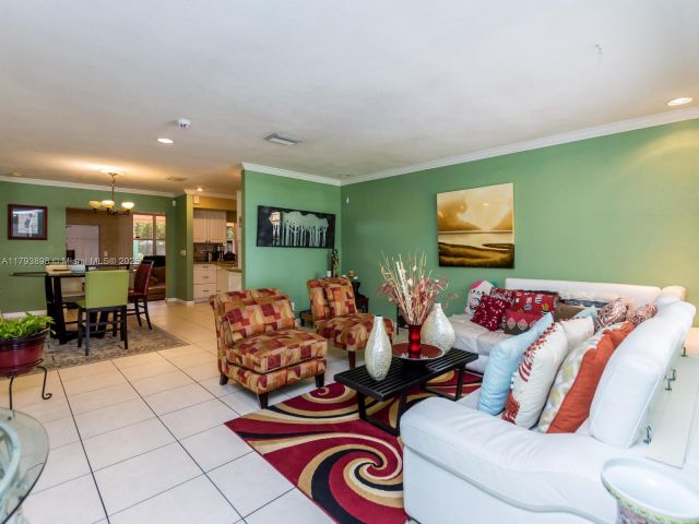 Дом в аренду по адресу 5524 Garfield St - фото 5946331