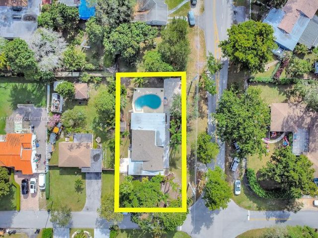 Продажа дома по адресу 12135 NE 10th Ave - фото 5944911