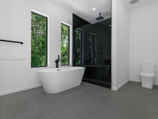 Продажа дома по адресу 2730 SW 17th Ave - фото 5998591