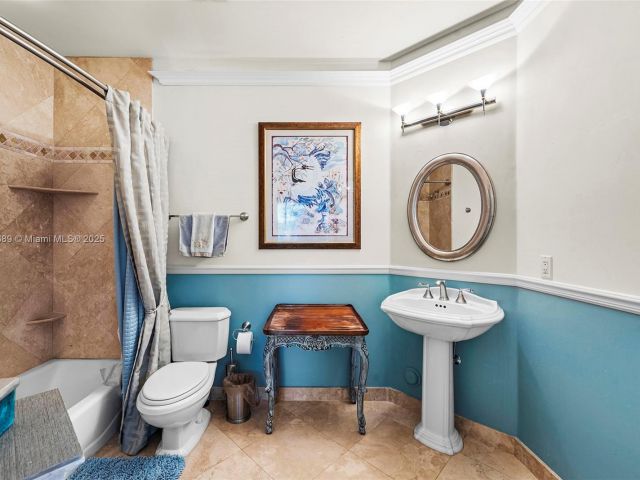 Продажа дома по адресу 2709 NE 16th St - фото 5951348