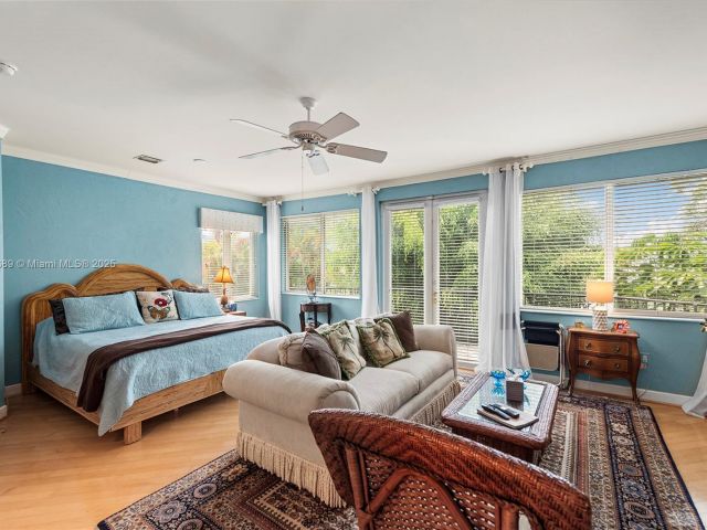 Продажа дома по адресу 2709 NE 16th St - фото 5951349