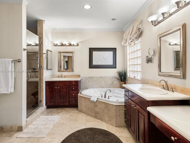 Продажа дома по адресу 2709 NE 16th St - фото 5951354