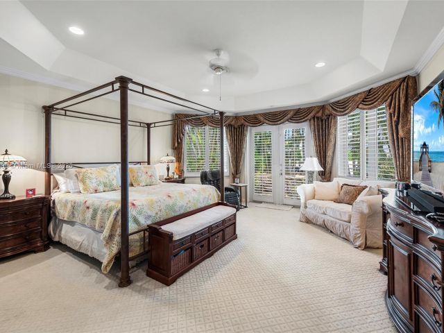 Продажа дома по адресу 2709 NE 16th St - фото 5951355