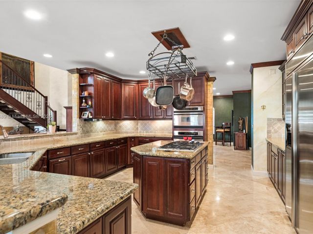 Продажа дома по адресу 2709 NE 16th St - фото 5951357