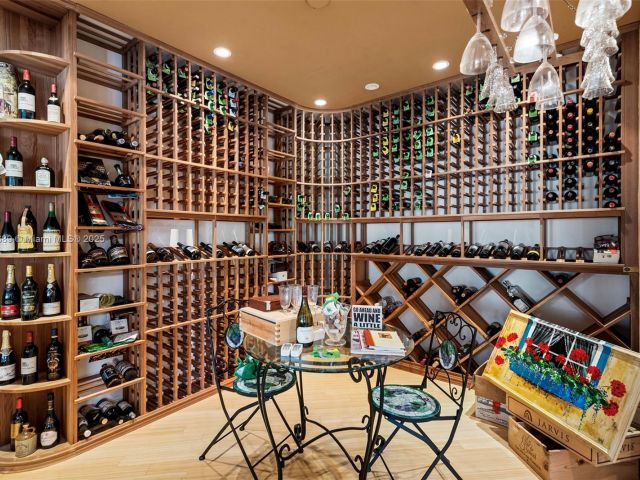 Продажа дома по адресу 2709 NE 16th St - фото 5951360