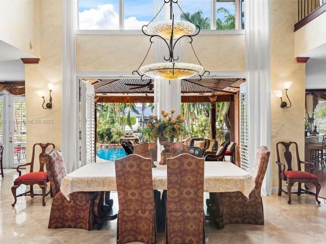 Продажа дома по адресу 2709 NE 16th St - фото 5951363