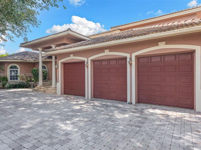 Продажа дома по адресу 2709 NE 16th St - фото 5951364