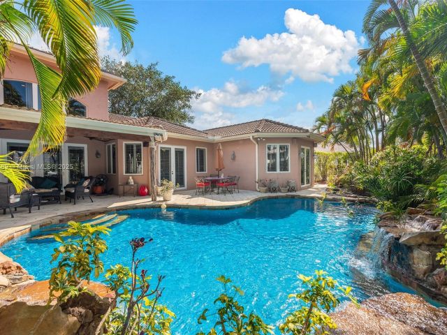 Продажа дома по адресу 2709 NE 16th St - фото 5951366