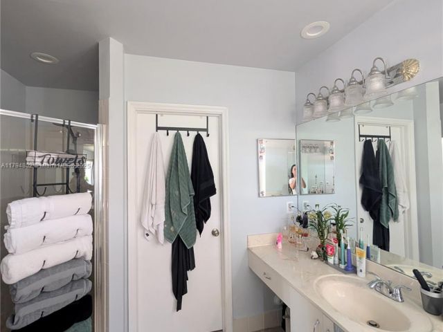 Продажа дома по адресу 7683 NW 19th St - фото 5959591