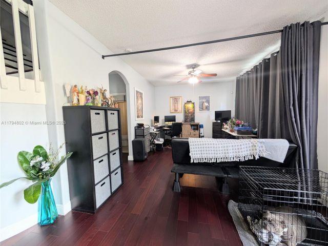 Продажа дома по адресу 7683 NW 19th St - фото 5959598