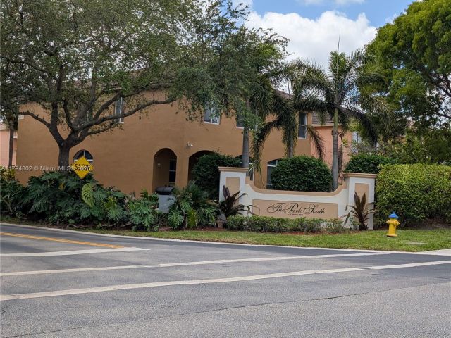 Продажа дома по адресу 7683 NW 19th St - фото 5959604