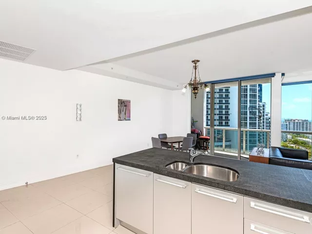 Продажа квартиры #3405 - фото 5954469