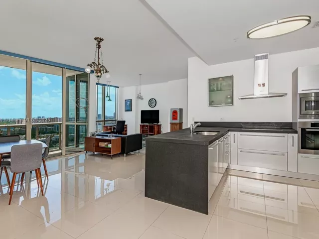 Продажа квартиры #3405 - фото 5954474