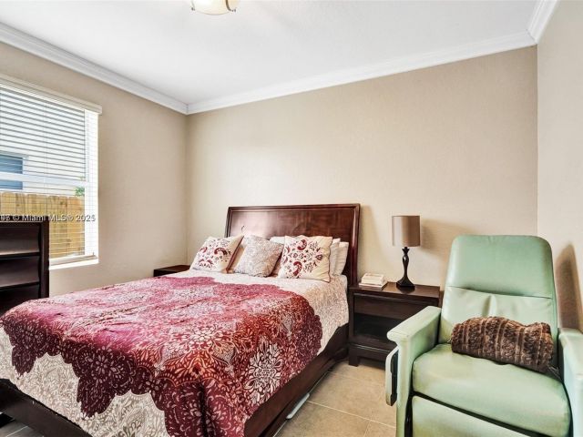 Продажа дома по адресу 4190 NE 20th St - фото 5986856