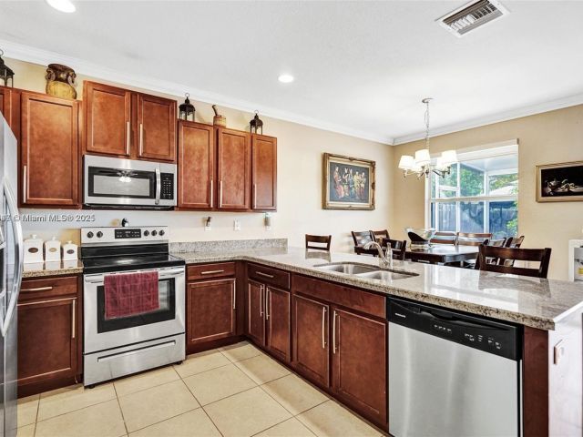 Продажа дома по адресу 4190 NE 20th St - фото 5986859