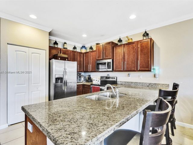 Продажа дома по адресу 4190 NE 20th St - фото 5986860