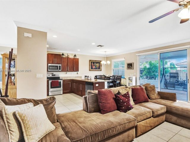 Продажа дома по адресу 4190 NE 20th St - фото 5986861