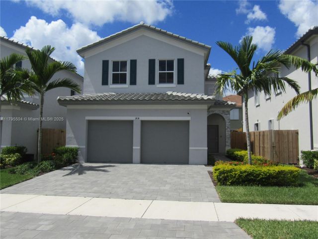 Дом в аренду по адресу 1414 SE 26th Ter - фото 5952157