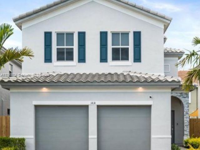 Дом в аренду по адресу 1414 SE 26th Ter - фото 5952166