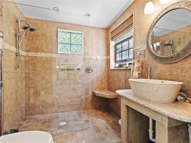 Продажа дома по адресу 5644 SW 69th Ave - фото 5952560