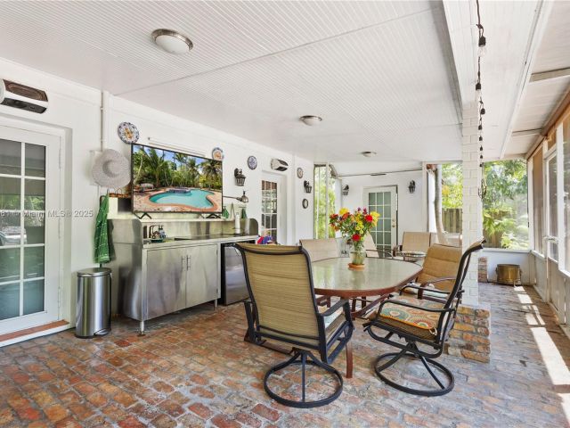 Продажа дома по адресу 5644 SW 69th Ave - фото 5952562